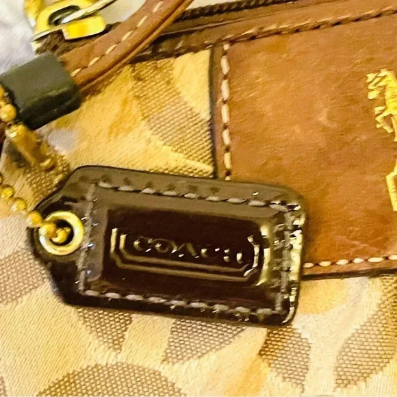 Coach Signature Wristlet Tan with Brown Leather & Gold Hardware. - Picture 4 of 9